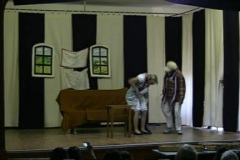 lonak_velt_menyasszony.avi_snapshot_02.26_2013.01.04_18.41.28