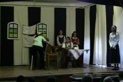 lonak_velt_menyasszony.avi_snapshot_05.50_2013.01.04_18.47.07