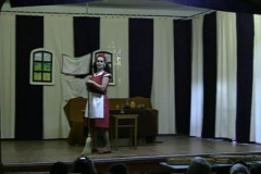 lonak_velt_menyasszony.avi_snapshot_11.31_2013.01.04_18.50.27