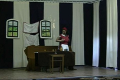 lonak_velt_menyasszony.avi_snapshot_12.51_2013.01.04_18.51.37
