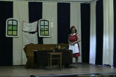 lonak_velt_menyasszony.avi_snapshot_12.53_2013.01.04_18.51.59