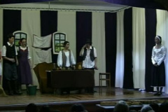 lonak_velt_menyasszony.avi_snapshot_19.09_2013.01.04_18.56.50